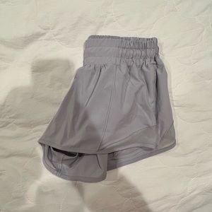 Lululemon Hotty Hot LR Short 2.5’’ *Lined